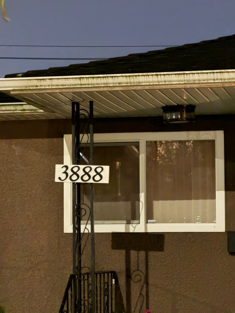 three 8s as house number is a big flex