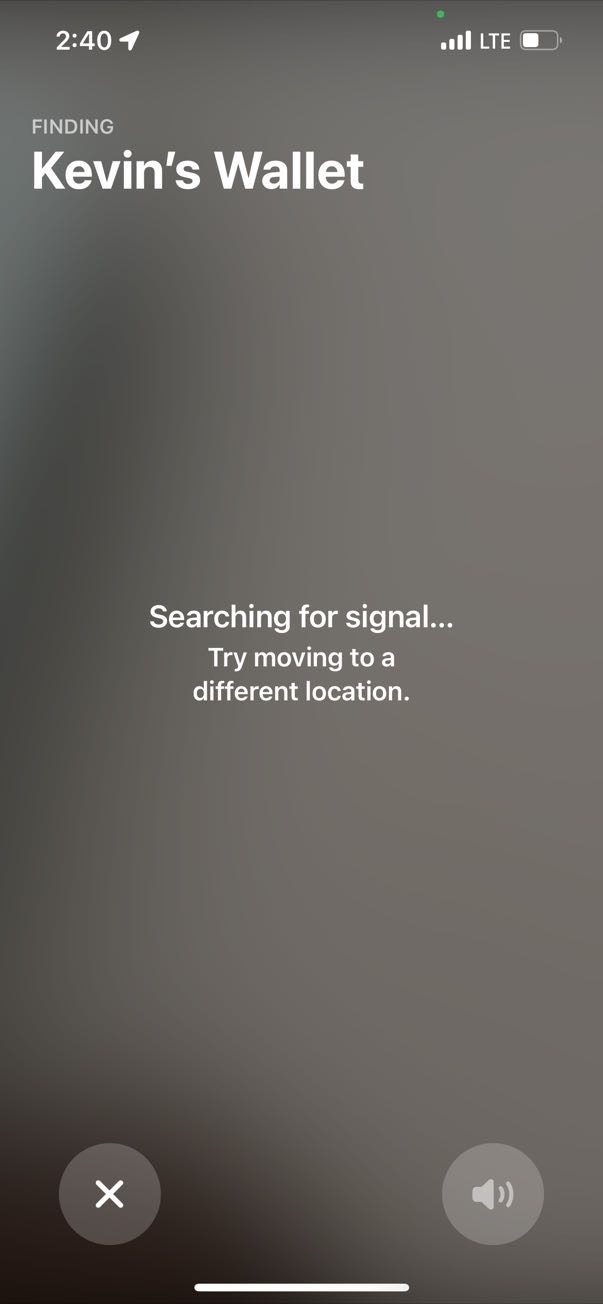 AirTag no signal screen with movement indicator