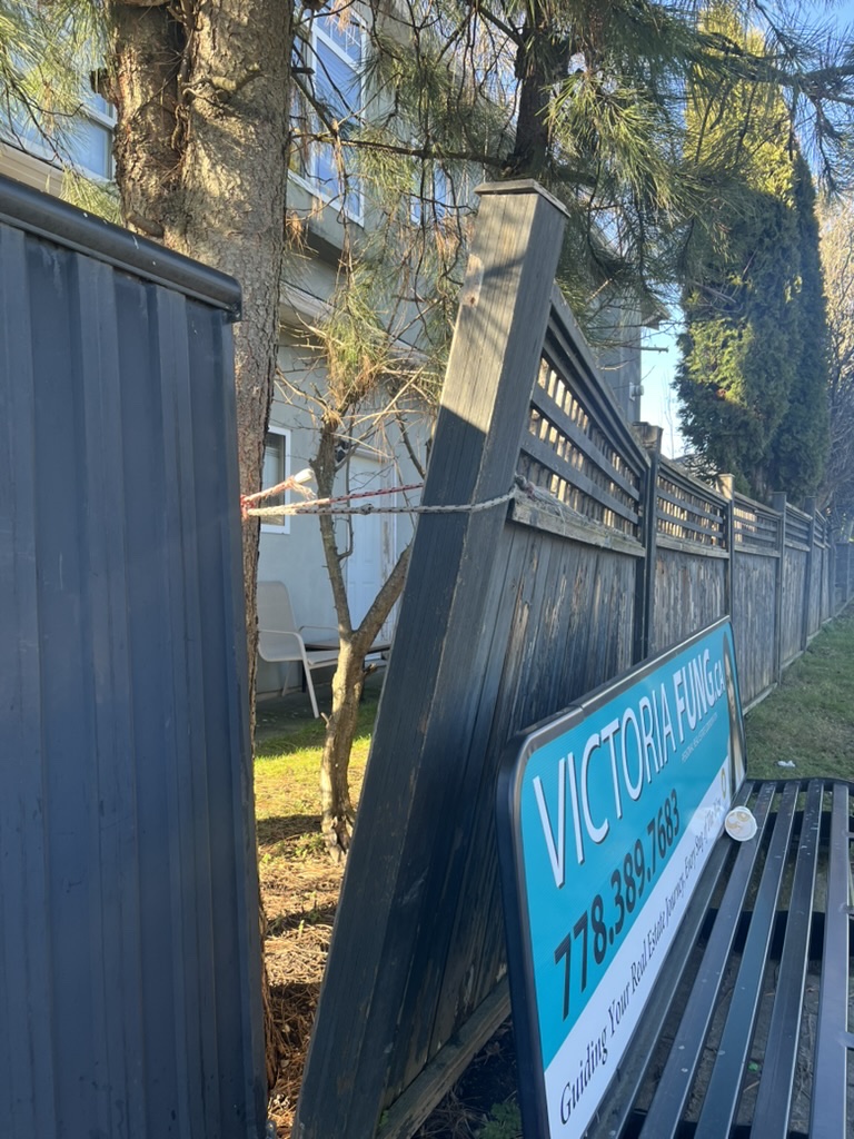 Brentwood deconstruction